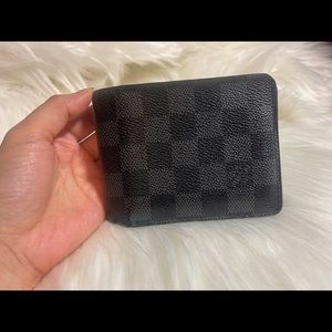 Men Louis Vuitton multiple wallet
